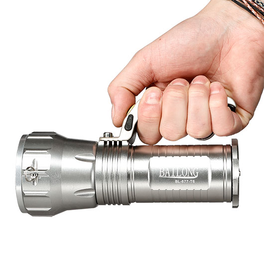 Bailong LED-Taschenlampe BL-677-T6 800 Lumen silber inkl. Ladegerte, Li-Ionen-Akkus & Schultergurt Bild 8