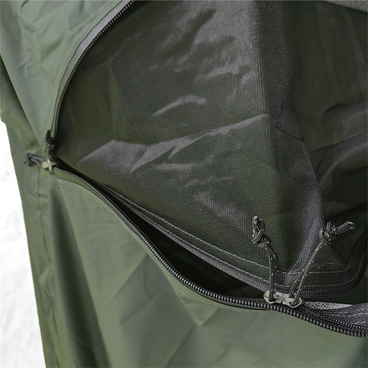  Der OriginOutdoors Biwacksack mit Moskitonetz und einer Wassers�ule von 10.000 mm ist der optimale Schutz vor N�ss Bild 5