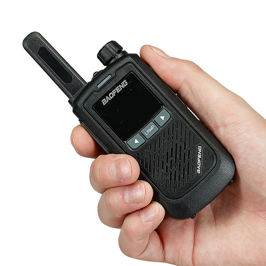 Baofeng Walkie-Talkie-Set BF-T17 bis zu 8 km Reichweite aufladbar mit integrierter Taschenlampe schwarz Bild 3