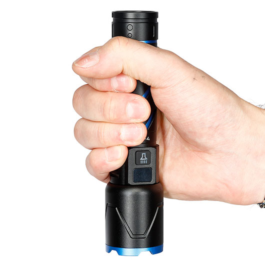 Trizand taktische LED-Taschenlampe 800 Lumen 3 Leuchtmodi inkl. Strobe aufladbar inkl. Handschlaufe und USB-C-Kabel schwarz-blau Bild 10
