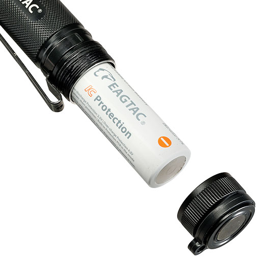 Eagtac LED-Taschenlampe TX3V MKII 3650 Lumen 10 Leuchtmodi inkl. Strobe wiederaufladbar Powerbank-Funktion inkl. Holster Ladekab Bild 8