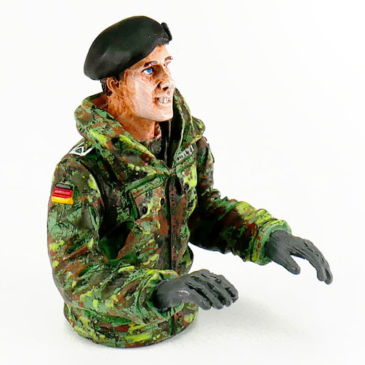 Torro Modellbau Halbfigur Panzerkommandant Leopard 1:16