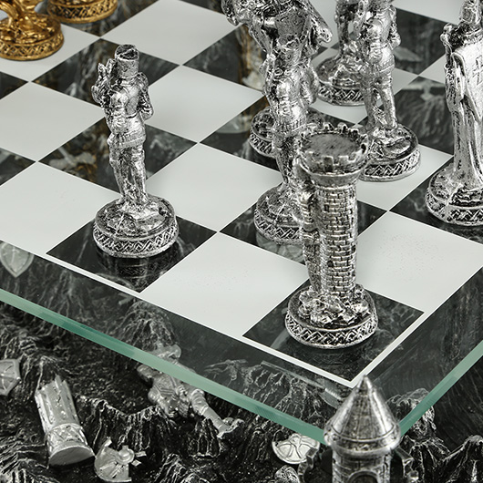 Ritter Zinnschachspiel mit Glasbrett und Diorama Bild 7