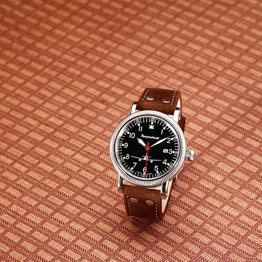 Messerschmitt Fliegeruhr ME-44L mit Wasserbffelband Bild 5