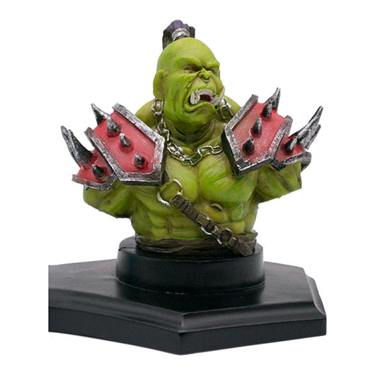 Briefffner grner Ork Warlord Games Goblin mit Tischstnder Bild 1